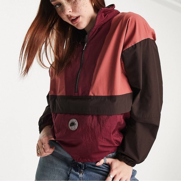 Nike - Packable Jacket - Picture 4 of 7